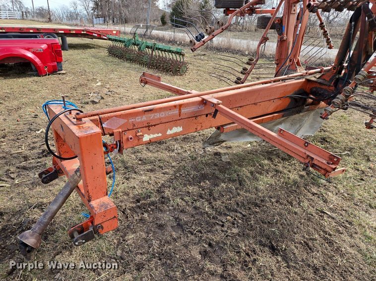 image for item EQ6711 1994 Kuhn  GA7301 rotary hay rake