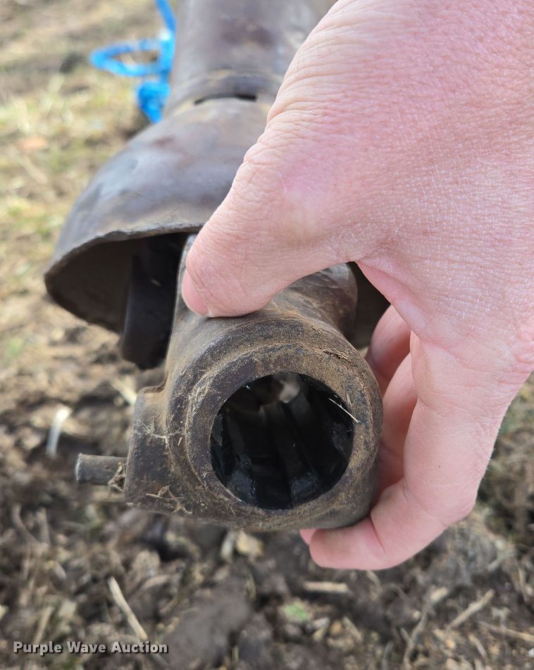 image for item EQ6711 1994 Kuhn  GA7301 rotary hay rake