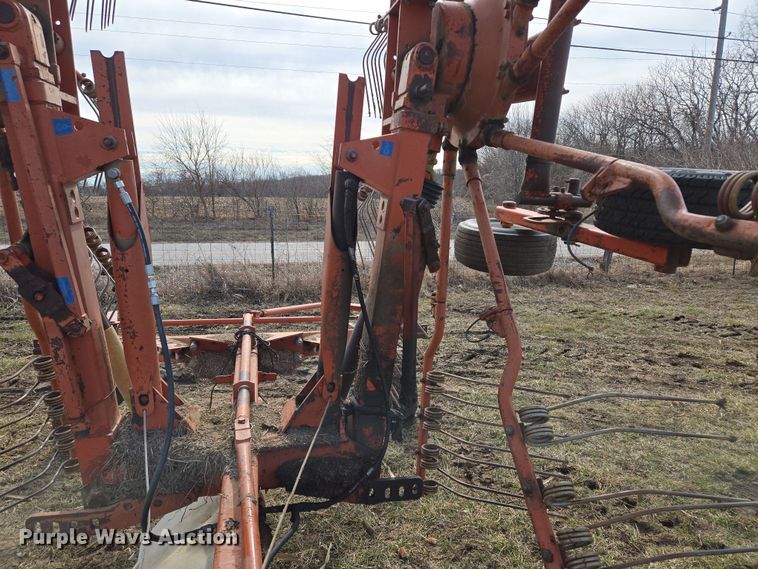 image for item EQ6711 1994 Kuhn  GA7301 rotary hay rake