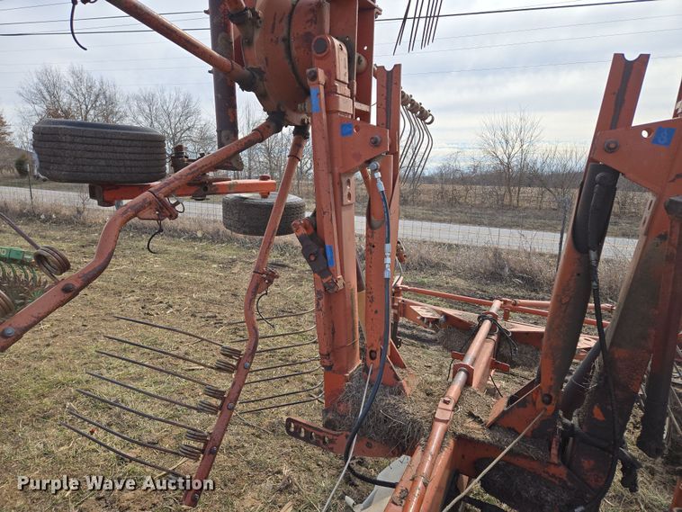 image for item EQ6711 1994 Kuhn  GA7301 rotary hay rake