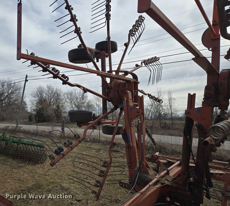 image for item EQ6711 1994 Kuhn  GA7301 rotary hay rake