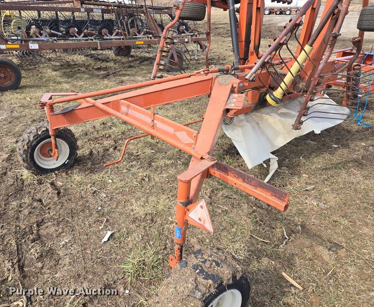 image for item EQ6711 1994 Kuhn  GA7301 rotary hay rake