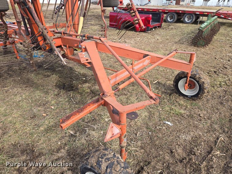 image for item EQ6711 1994 Kuhn  GA7301 rotary hay rake