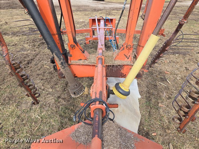 image for item EQ6711 1994 Kuhn  GA7301 rotary hay rake