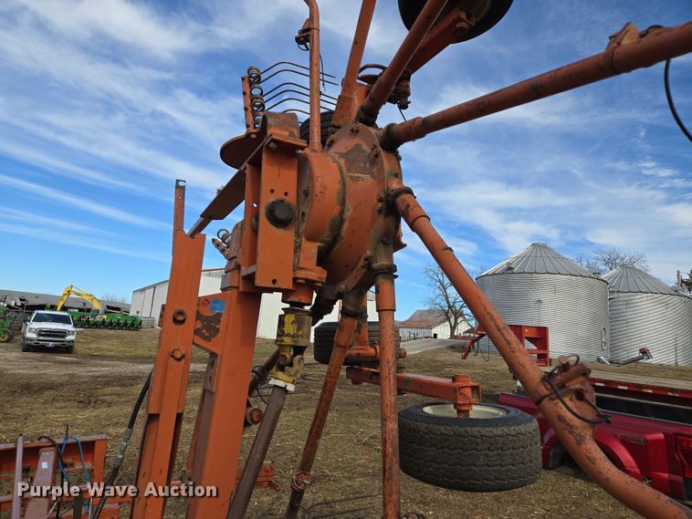 image for item EQ6711 1994 Kuhn  GA7301 rotary hay rake
