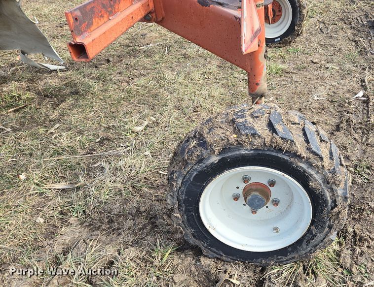 image for item EQ6711 1994 Kuhn  GA7301 rotary hay rake