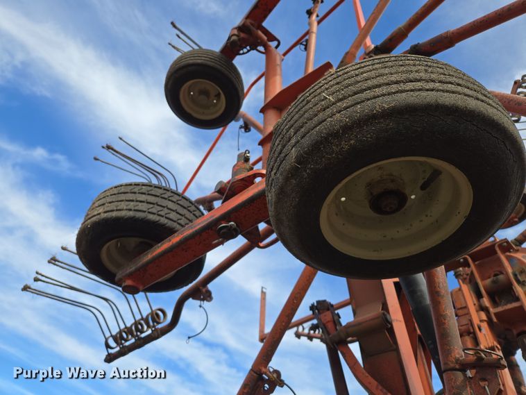 image for item EQ6711 1994 Kuhn  GA7301 rotary hay rake