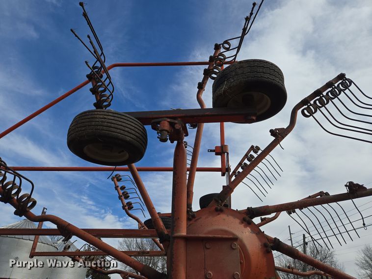 image for item EQ6711 1994 Kuhn  GA7301 rotary hay rake