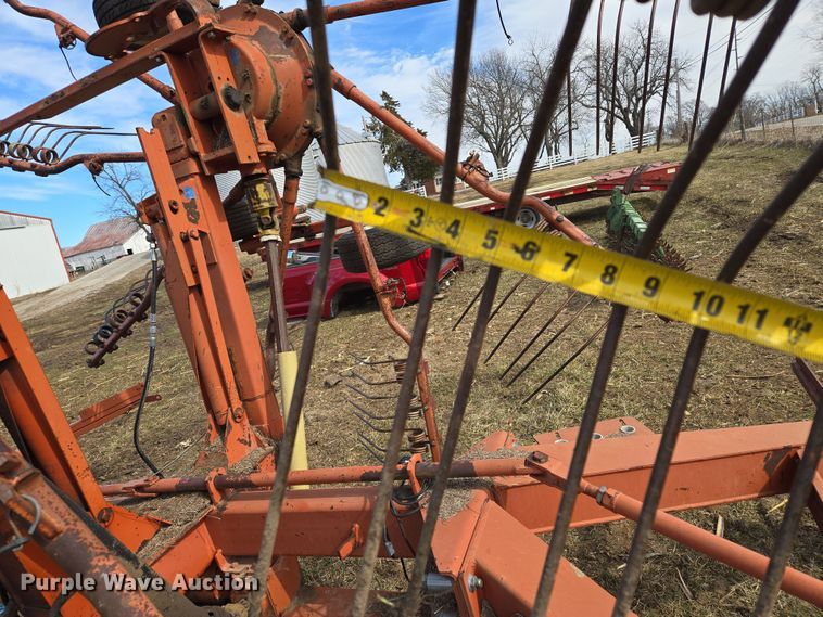 image for item EQ6711 1994 Kuhn  GA7301 rotary hay rake