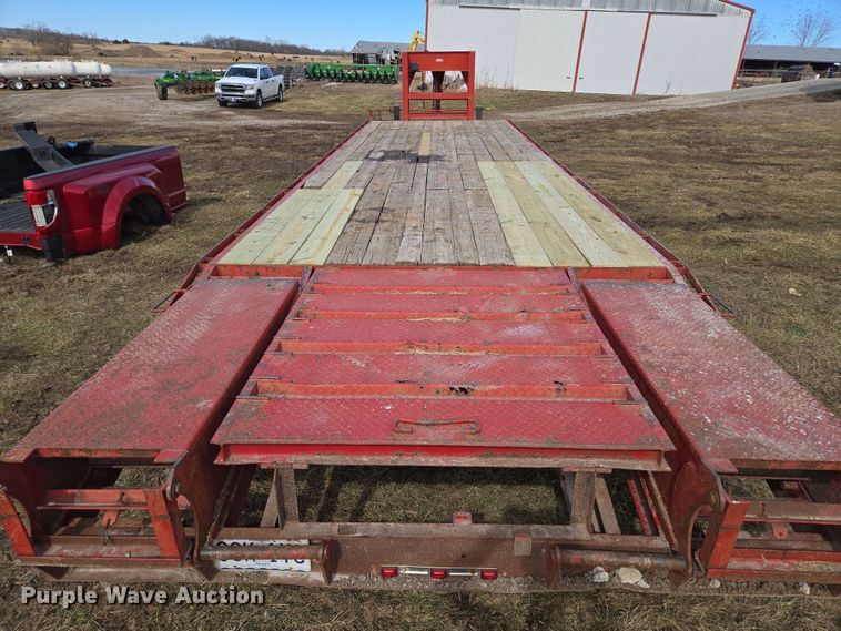 image for item EQ6714 2008 Hillsboro  700 equipment trailer