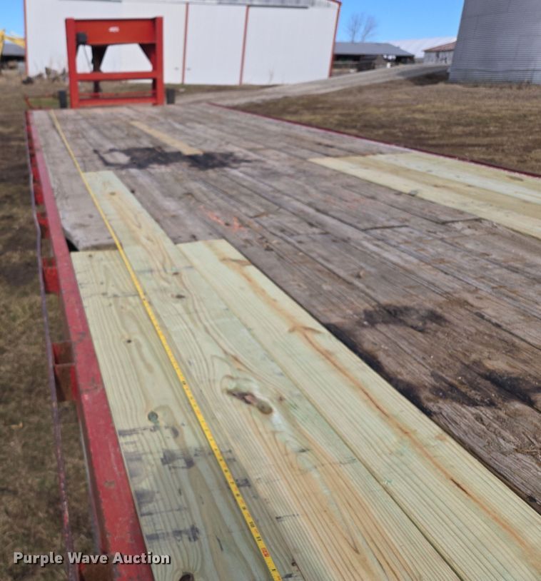 image for item EQ6714 2008 Hillsboro  700 equipment trailer