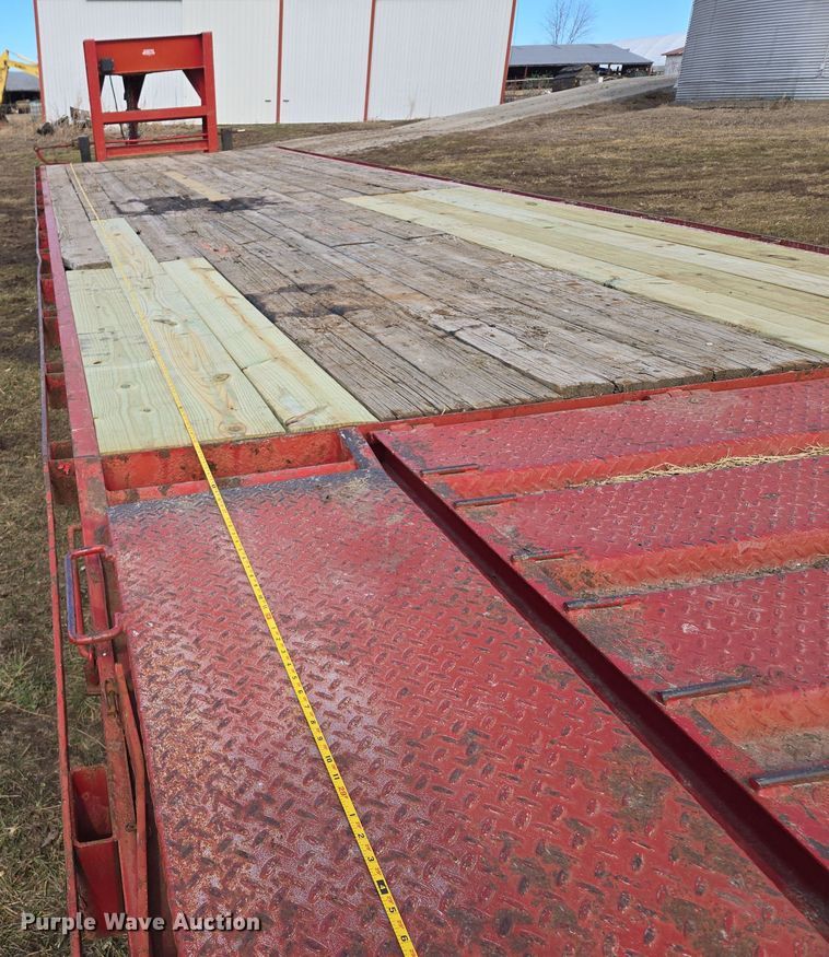 image for item EQ6714 2008 Hillsboro  700 equipment trailer