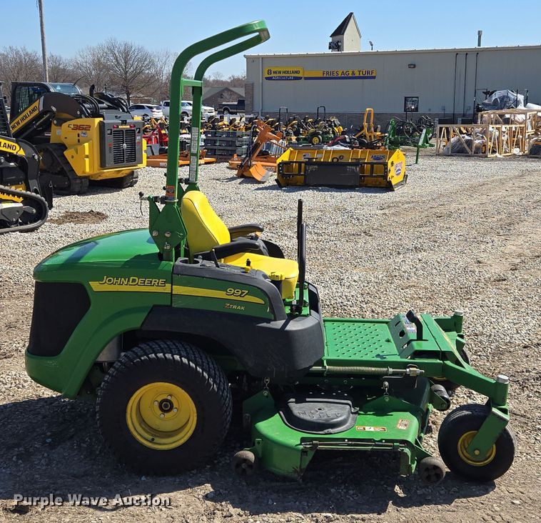 image for item EQ6816 John Deere ZTrak 997 ZTR lawn mower