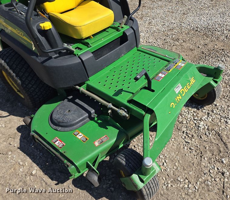 image for item EQ6816 John Deere ZTrak 997 ZTR lawn mower
