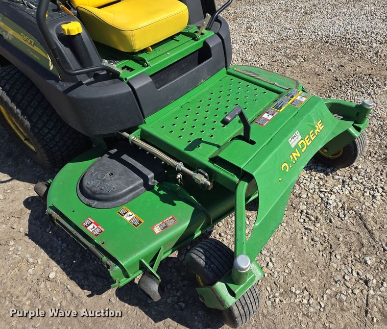 image for item EQ6816 John Deere ZTrak 997 ZTR lawn mower