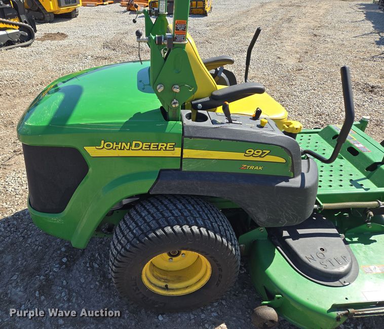 image for item EQ6816 John Deere ZTrak 997 ZTR lawn mower