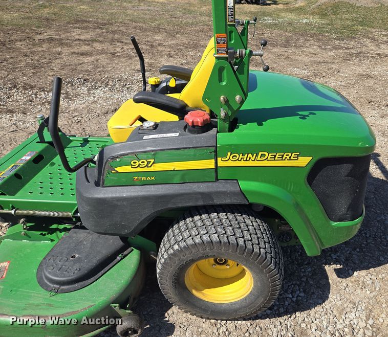 image for item EQ6816 John Deere ZTrak 997 ZTR lawn mower