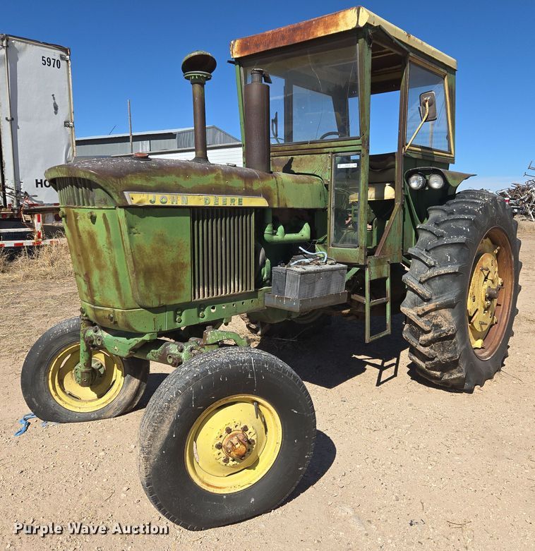 image for item ER8766 1962 John Deere 3010 tractor