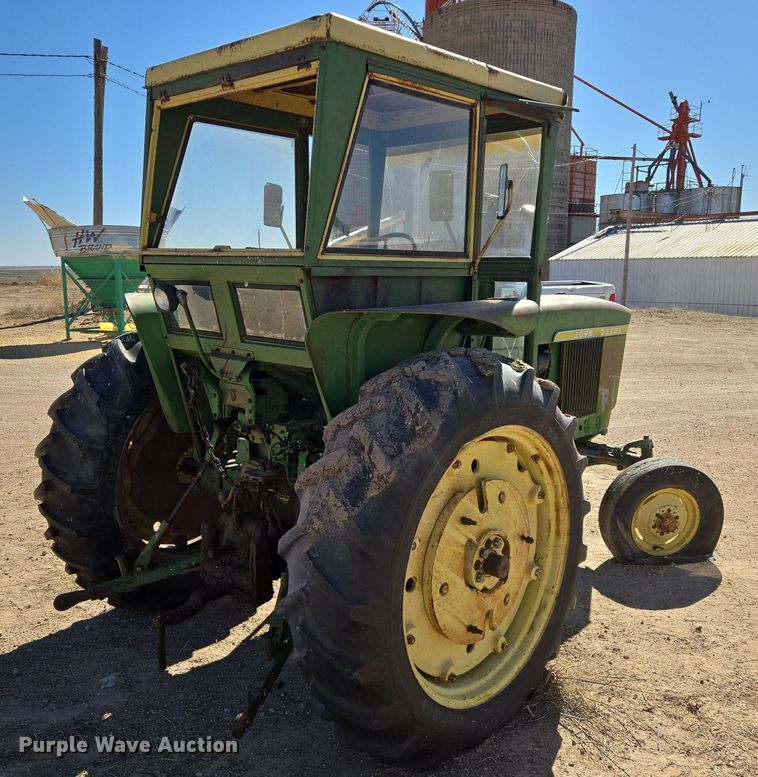 image for item ER8766 1962 John Deere 3010 tractor