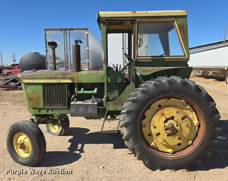 image for item ER8766 1962 John Deere 3010 tractor