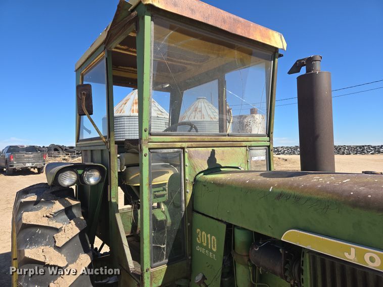 image for item ER8766 1962 John Deere 3010 tractor