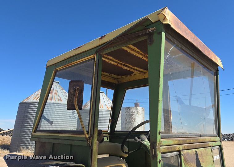 image for item ER8766 1962 John Deere 3010 tractor