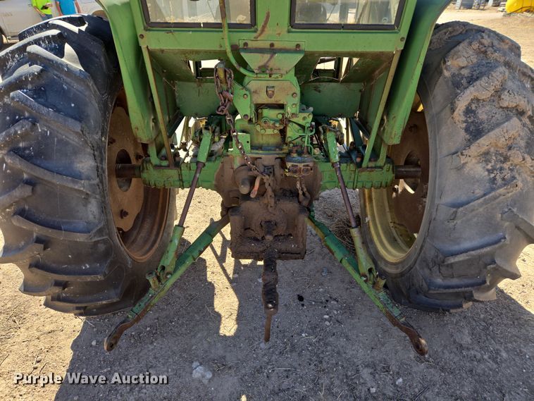 image for item ER8766 1962 John Deere 3010 tractor