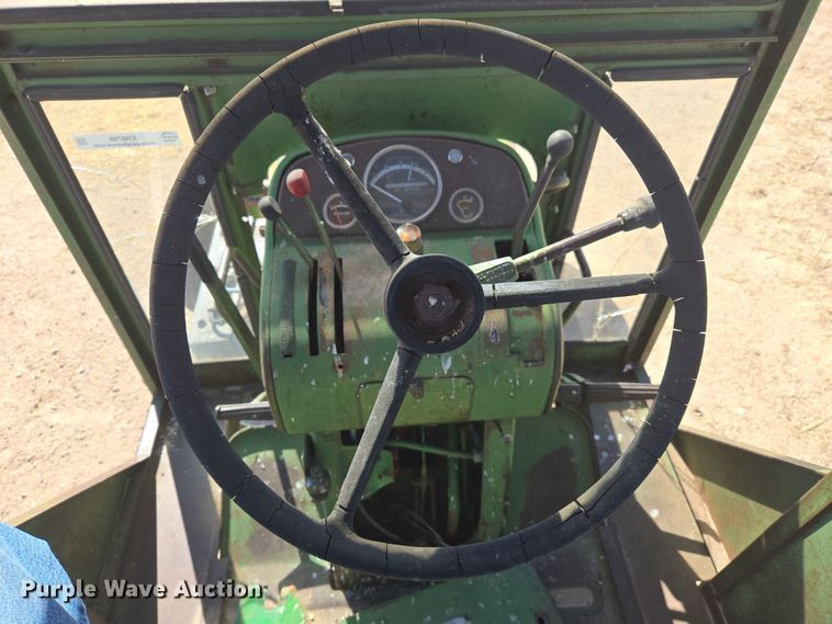 image for item ER8766 1962 John Deere 3010 tractor