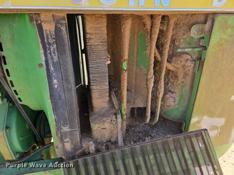 image for item ER8766 1962 John Deere 3010 tractor