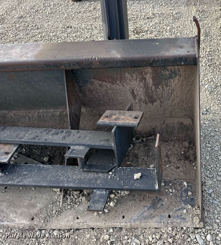 image for item ER8899 Ezee-On 2100 loader