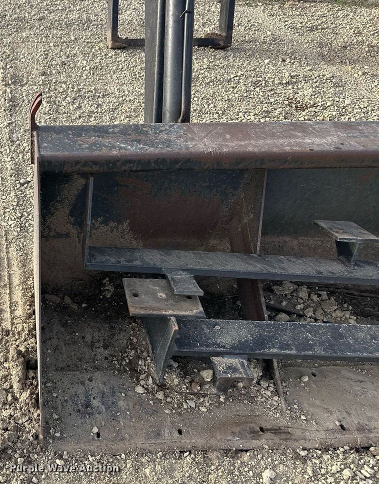 image for item ER8899 Ezee-On 2100 loader