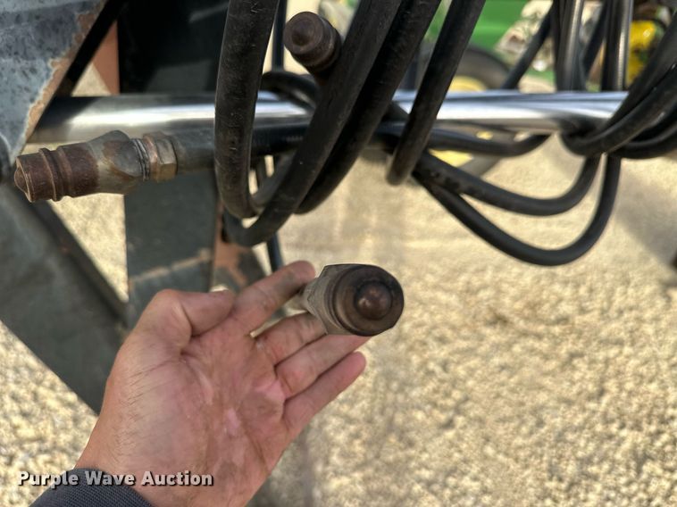 image for item ER8899 Ezee-On 2100 loader