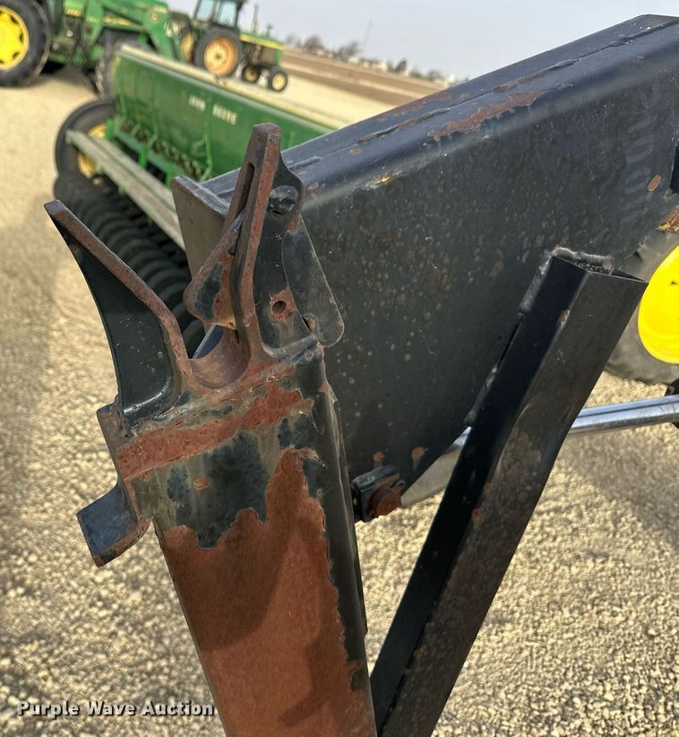 image for item ER8899 Ezee-On 2100 loader