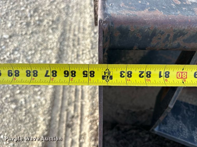 image for item ER8899 Ezee-On 2100 loader