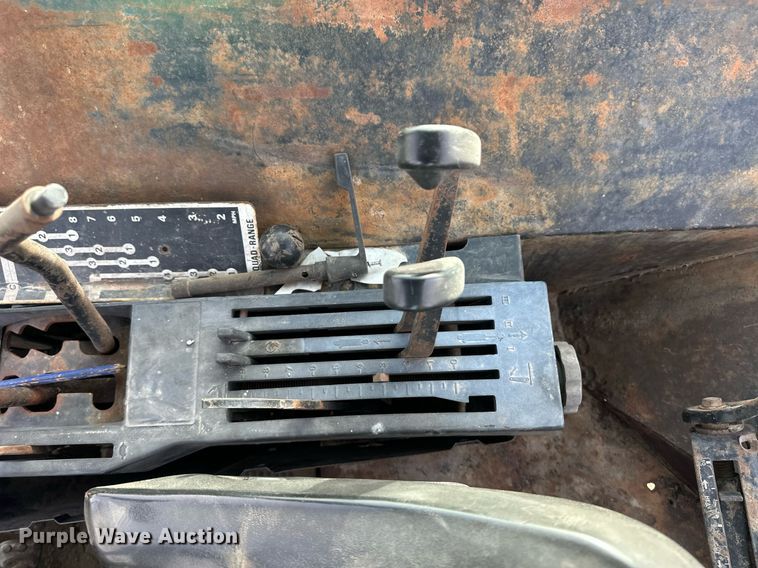 image for item ER8901 1975 John Deere 4230 tractor