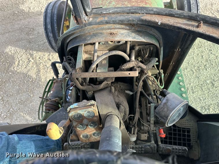 image for item ER8901 1975 John Deere 4230 tractor