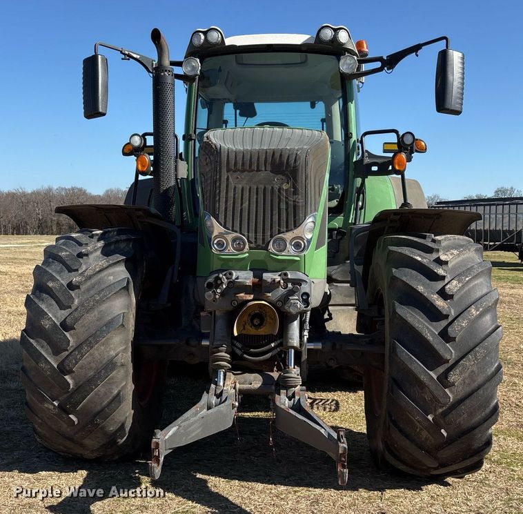 image for item EY9887 2013 Fendt 828 Vario MFWD tractor