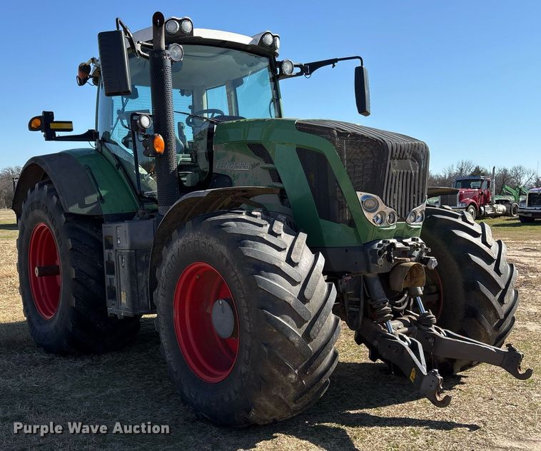 image for item EY9887 2013 Fendt 828 Vario MFWD tractor