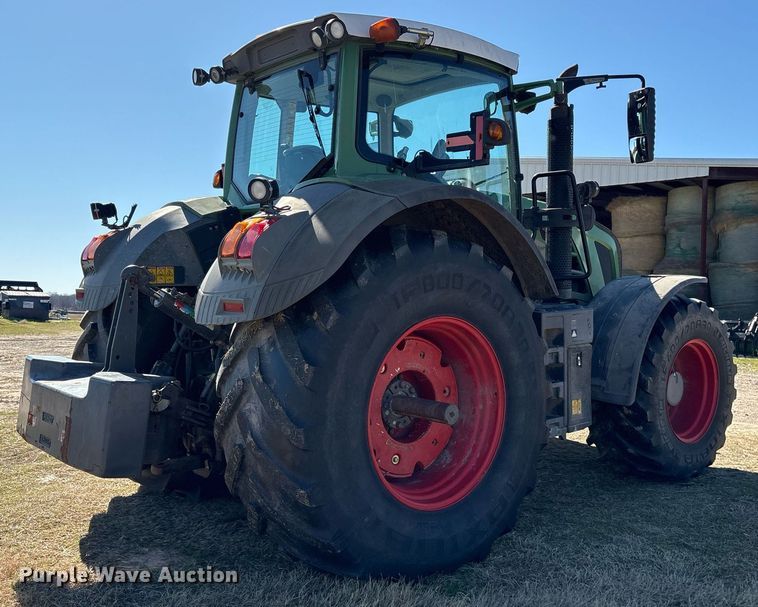 image for item EY9887 2013 Fendt 828 Vario MFWD tractor