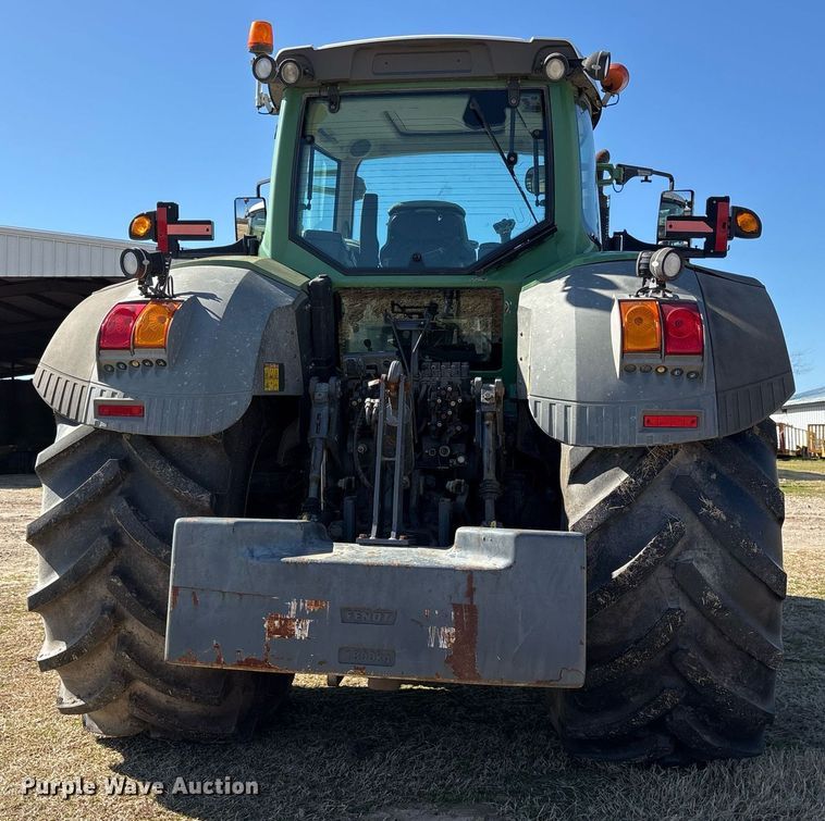 image for item EY9887 2013 Fendt 828 Vario MFWD tractor