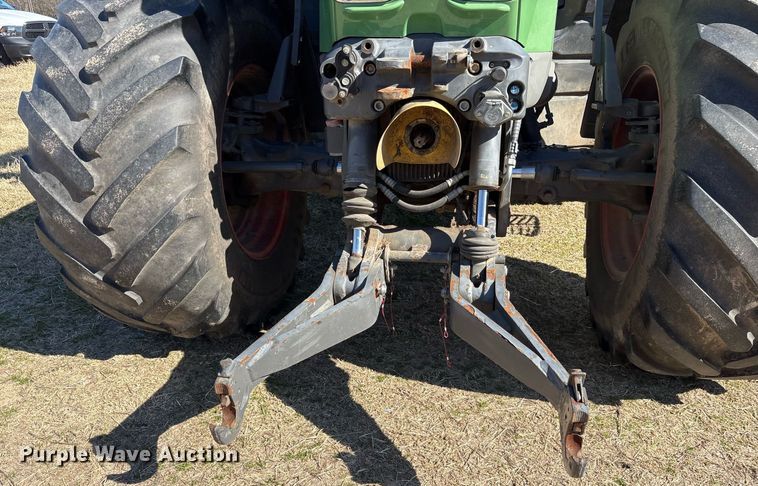 image for item EY9887 2013 Fendt 828 Vario MFWD tractor