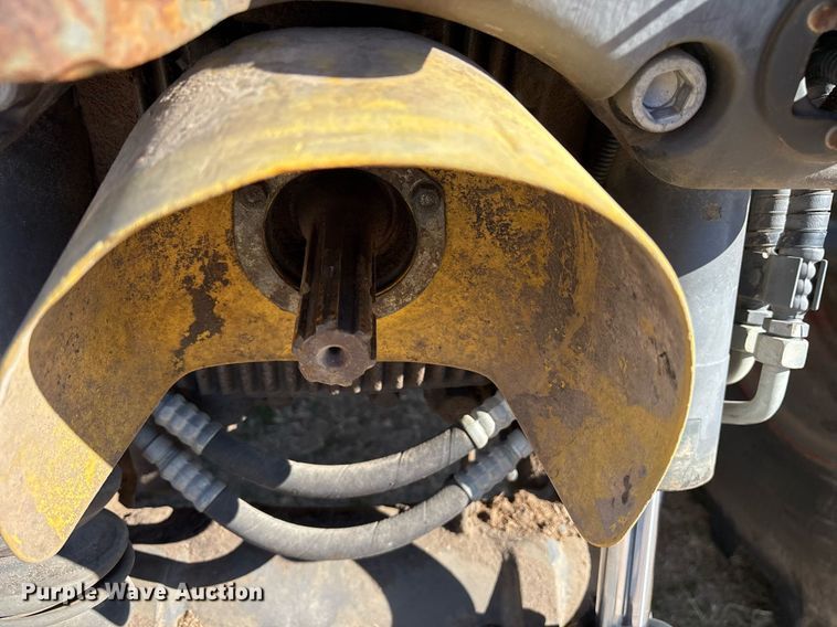 image for item EY9887 2013 Fendt 828 Vario MFWD tractor