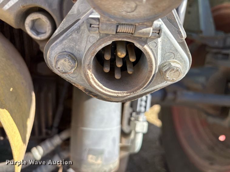 image for item EY9887 2013 Fendt 828 Vario MFWD tractor