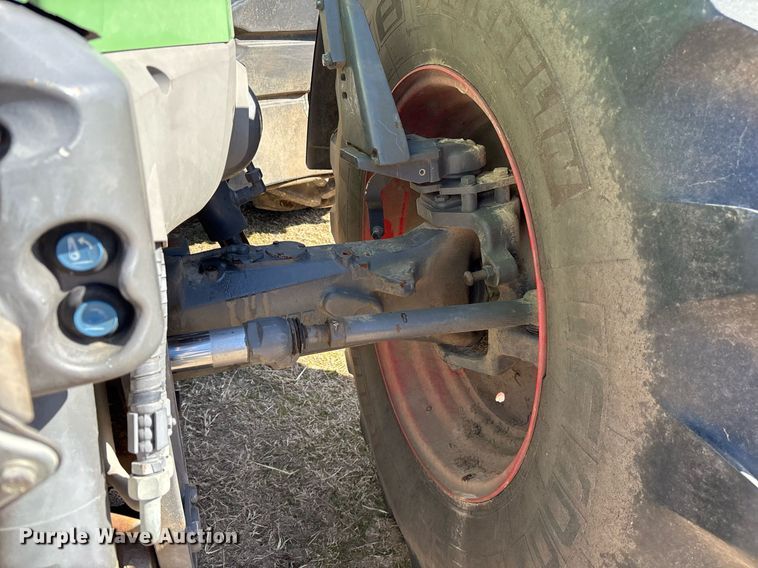 image for item EY9887 2013 Fendt 828 Vario MFWD tractor