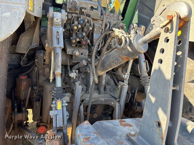 image for item EY9887 2013 Fendt 828 Vario MFWD tractor