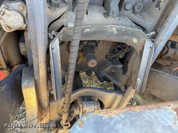 image for item EY9887 2013 Fendt 828 Vario MFWD tractor