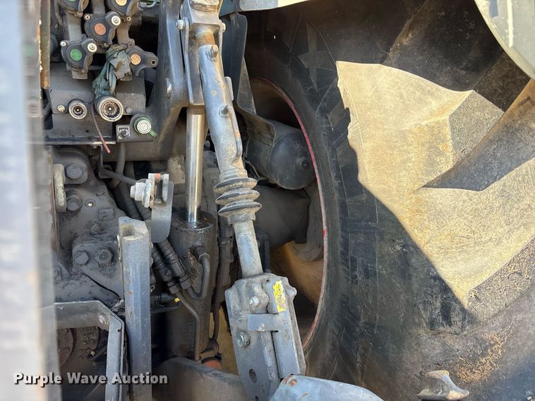 image for item EY9887 2013 Fendt 828 Vario MFWD tractor