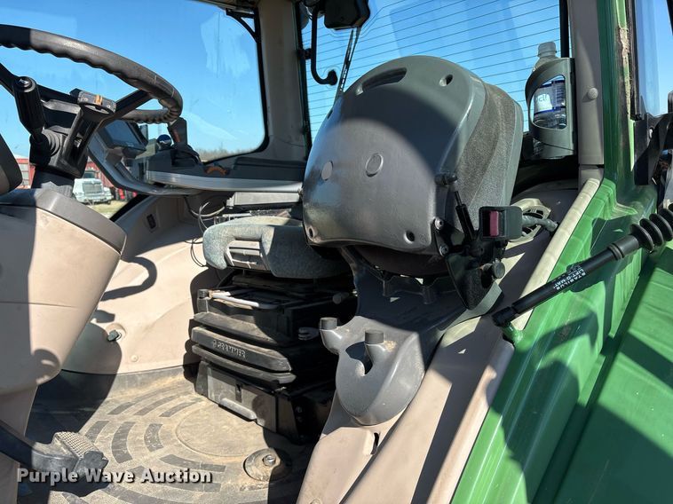 image for item EY9887 2013 Fendt 828 Vario MFWD tractor