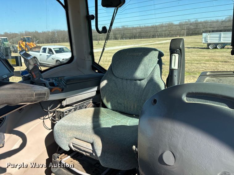 image for item EY9887 2013 Fendt 828 Vario MFWD tractor