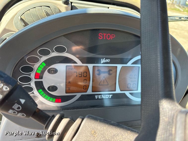 image for item EY9887 2013 Fendt 828 Vario MFWD tractor